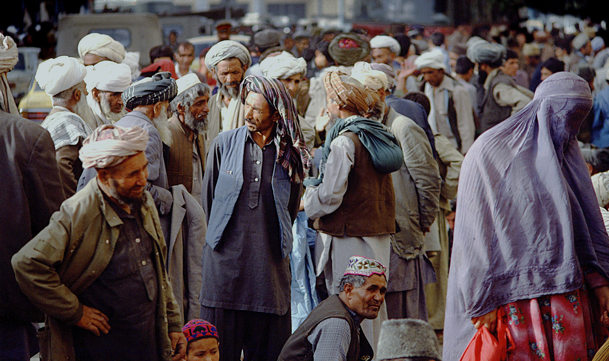 Wer verbarg sich hinter dieser  riesigen Frau???