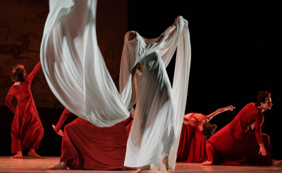 Neumeiers Tanz-Drama 'Die Unsichtbaren' in Hamburg uraufgeführt