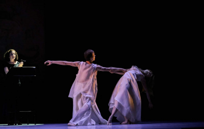 Neumeiers Tanz-Drama 'Die Unsichtbaren' in Hamburg uraufgeführt