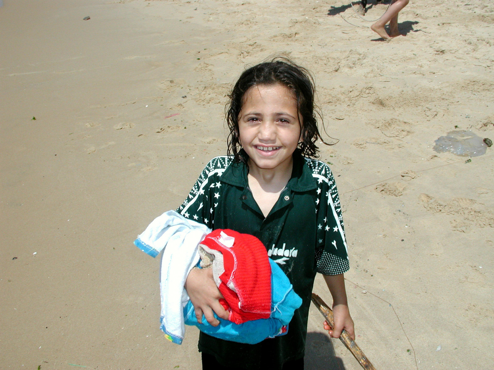 Ein Maedchen am Strand