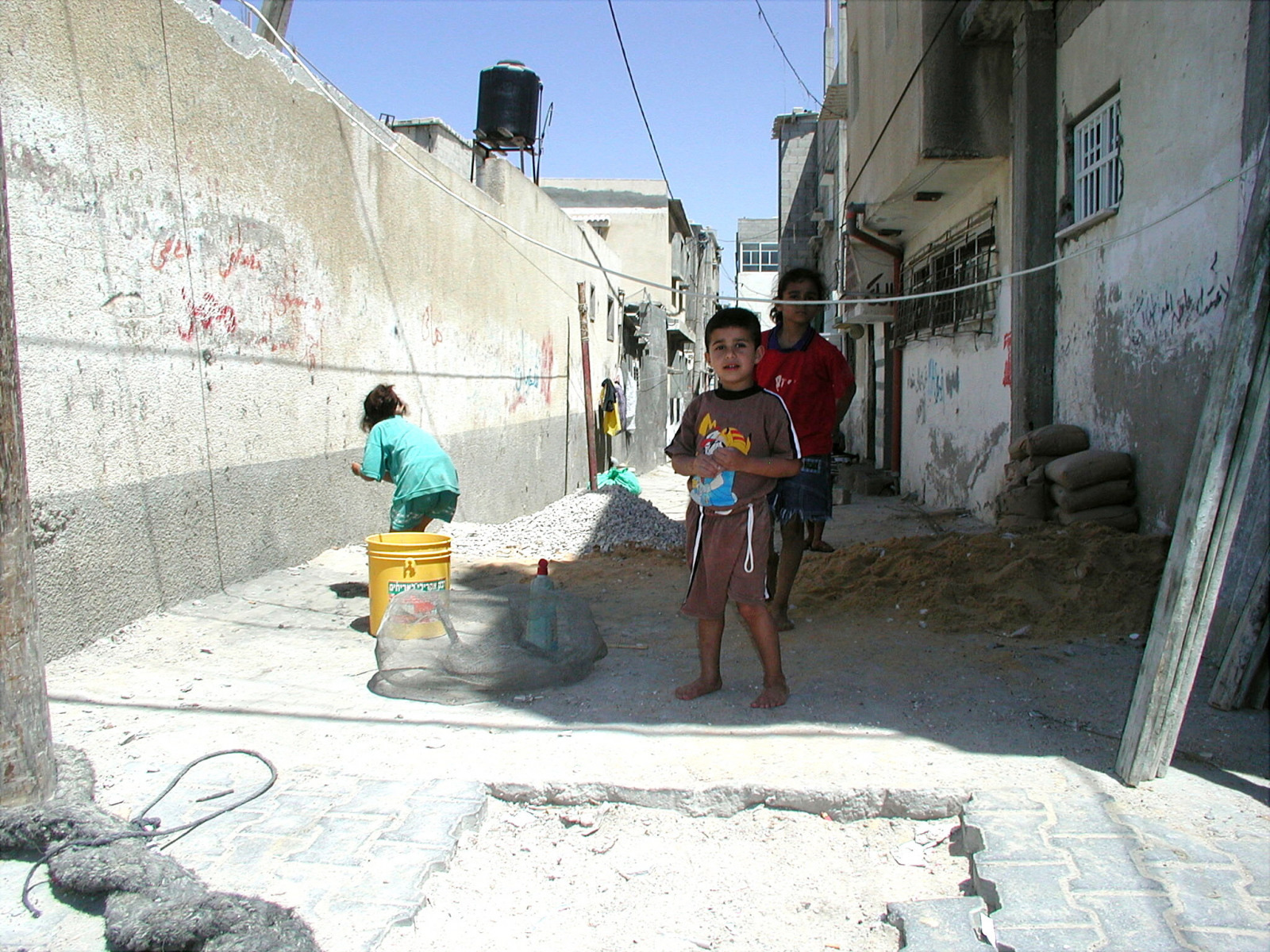 2003 Kinder im Flüchtlingslager