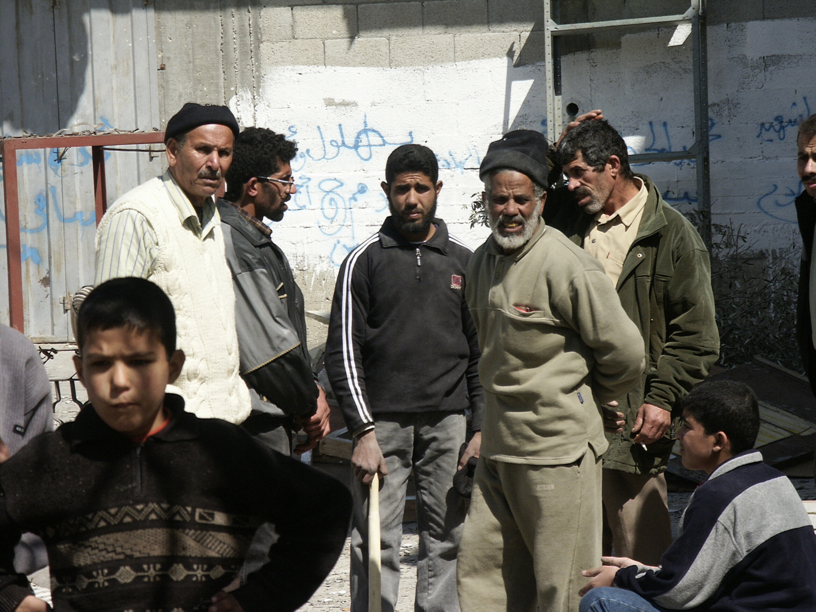 Nachbarn nach-Hauszerstoerung