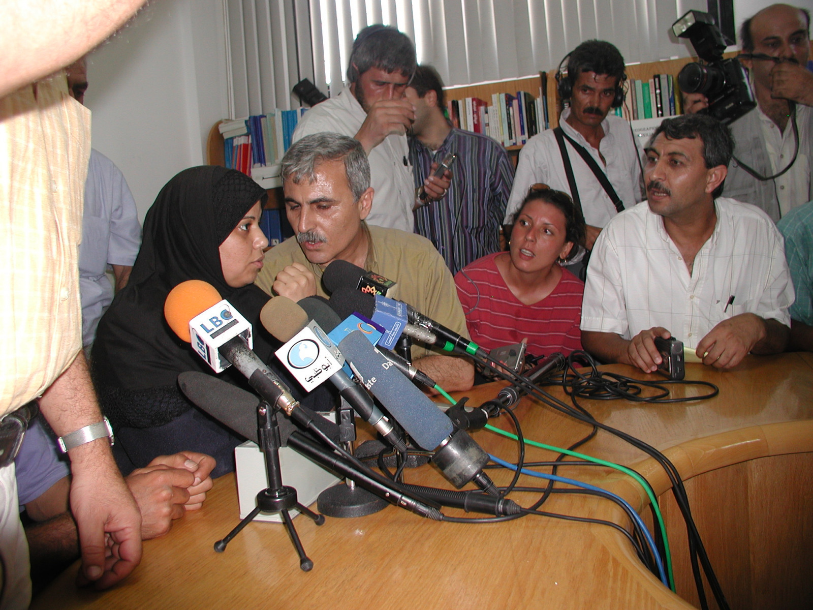 Diese junge Frau wurde von Israel aus dem Westjordanland in den Gazastreifen deportiert, weil sie angeblich Verbindungen zu Terroristen hatte. Rückkehr ausgeschlossen