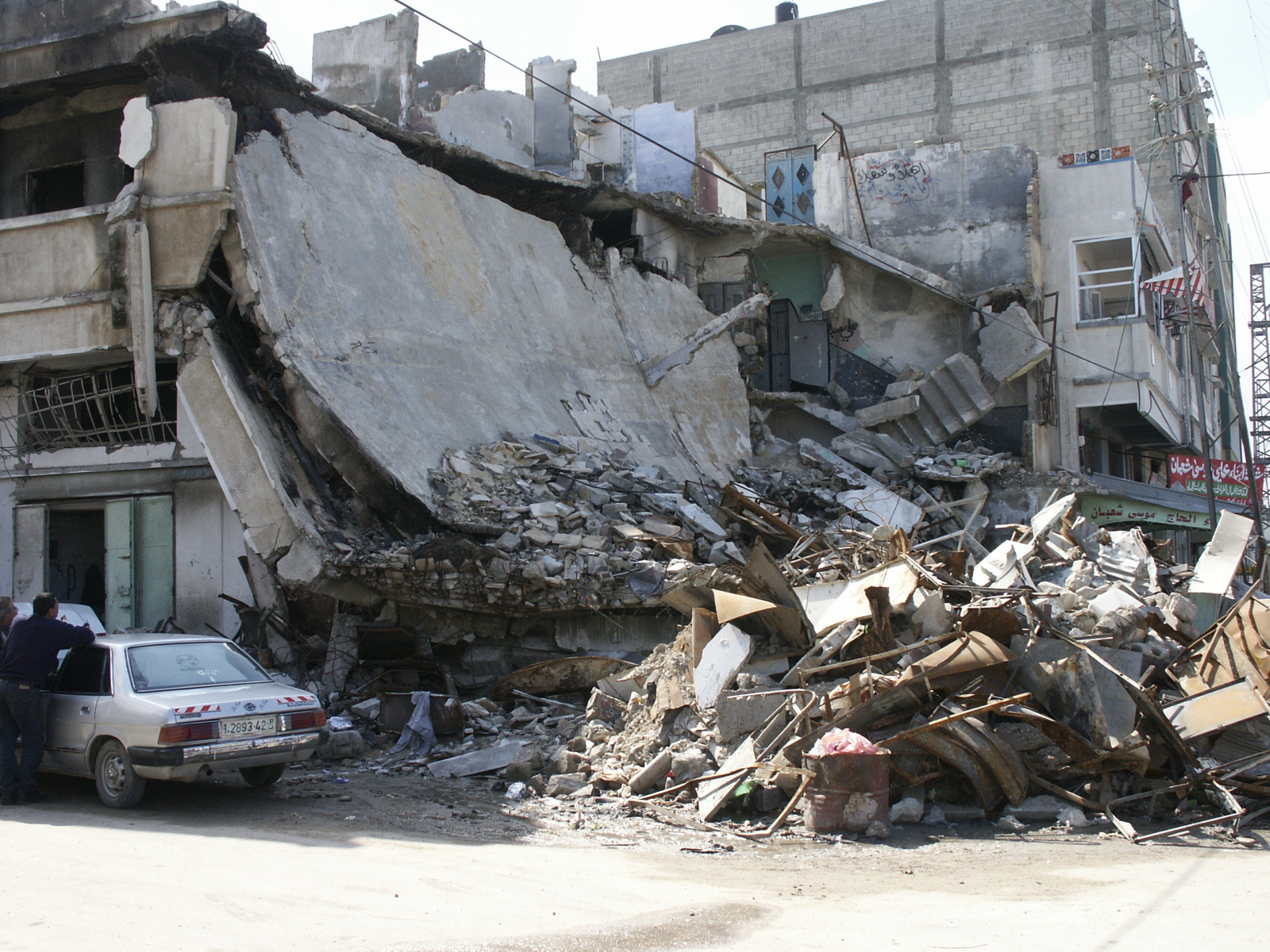 Zerstoertes-Haus - Oft wurden während der 2. Intifada (2000-2005) Häuser von Extremisten oder deren Angehörigen zerstört, oder es waren nach Armeeangaben Waffenschmieden der Hamas