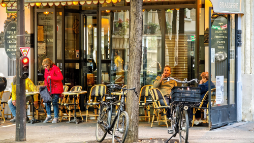 Straßencafés in allen Variationen